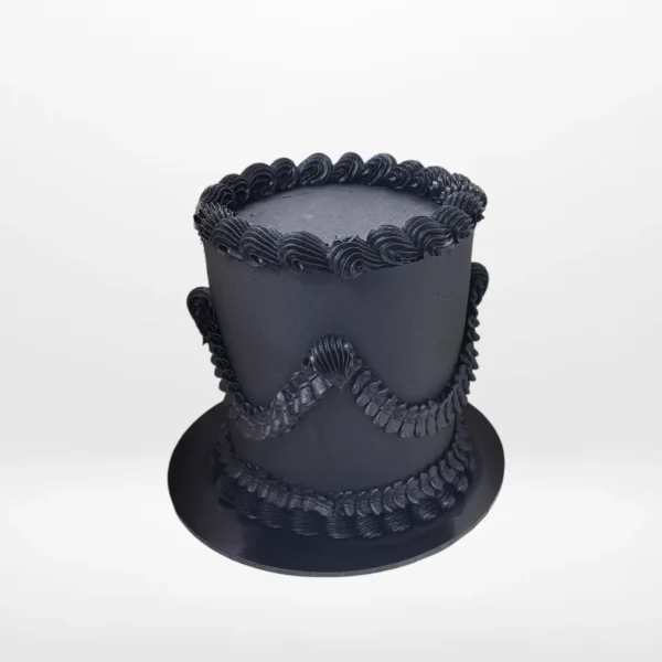 Antique Birthday Cake – A vintage-inspired cake with intricate details and ornate patterns, perfect for birthdays in Birmingham.