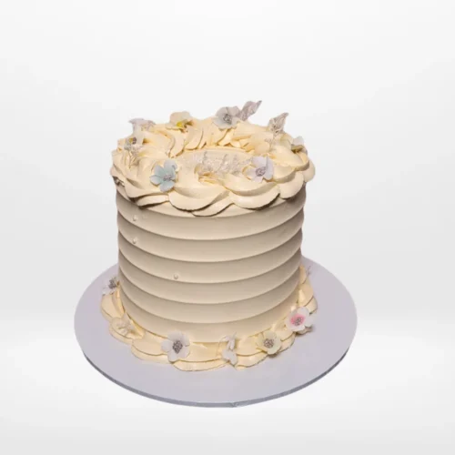 Romantic Anniversary Cake – A beautifully decorated cake, perfect for anniversary celebrations in Solihull.