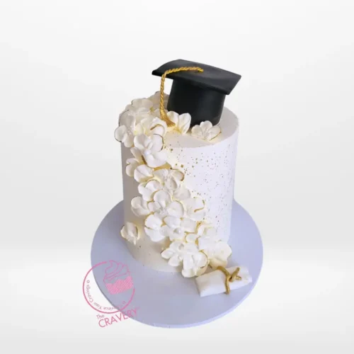 Graduation Cake Design from Cravery's cake shop Birmingham city centre – A beautifully crafted celebration cake for your academic success.