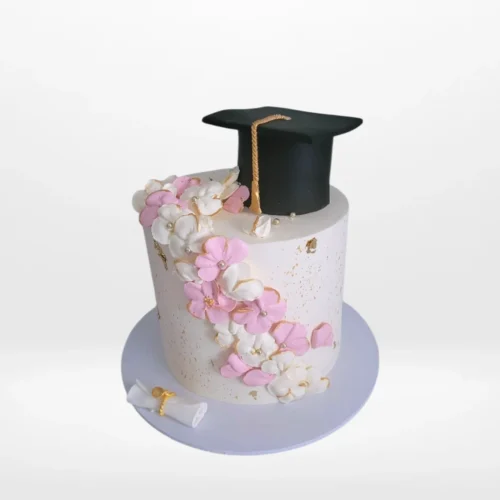 Graduation Cake Design from Cravery's cake shop Birmingham city centre – A beautifully crafted celebration cake for your academic success.