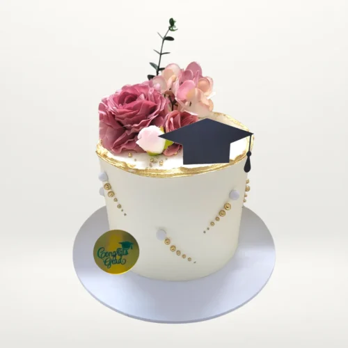 Graduation Cake Simple from Cravery - best bakery Birmingham – A simple and elegant cake perfect for your graduation celebration.